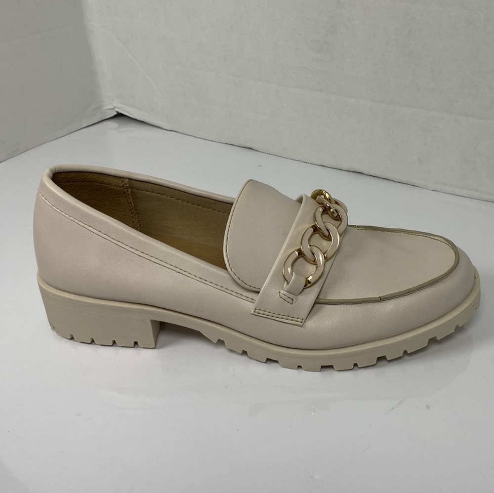 Lauren Conrad Women Cream Beige Loafers With Gold Chain Size 9